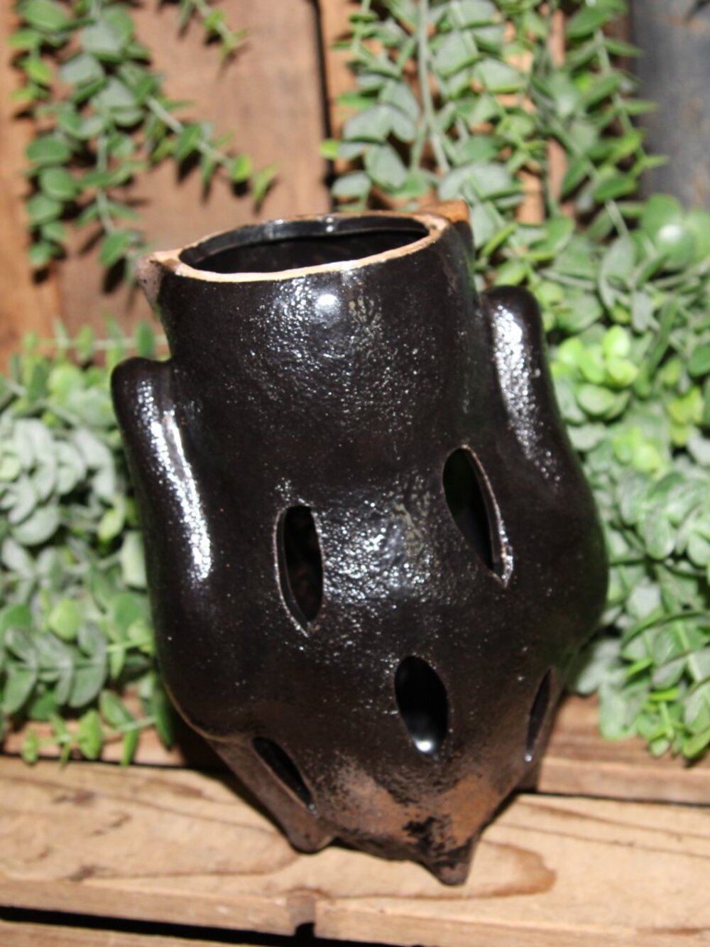 Unique Dark Moody Gothic Acedamia VTG Ceramic Filigree Bat Tea Light Holder - Picture 4 of 6